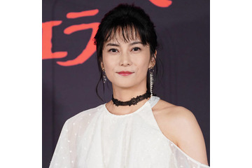 「女神のように綺麗」柴咲コウ、美しい二の腕を披露したドレスSHOTに反響「お写真とっても素敵」 画像