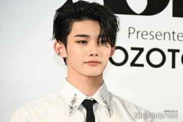 &TEAM・JO、ハイトーンの新へア披露「ピンク？」「天才的に似合ってる」 画像