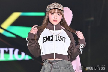 辻ちゃん長女・希空（のあ）、ミニスカ制服×ルーズソックスで美脚輝く「ギャルくて可愛い」「一目惚れしちゃう」の声 画像