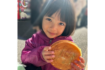 SixTONES松村北斗に「ぱぱおたんじょうびおめでとう」“西園寺さん”子役・倉田瑛茉がコメント「ほくえま尊い」と話題 画像