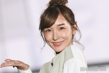 加護亜依、美谷間チラリ水着ショット公開「スタイル抜群」「可愛すぎ」の声 画像