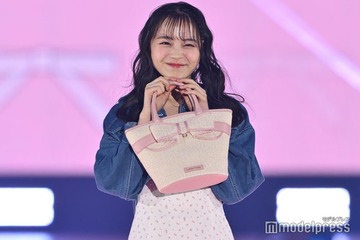 林芽亜里、ミニワンピコーデに絶賛の声「美脚」「天使がいる」 画像