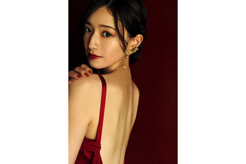 中田花奈、2nd写真集「掻き立てる」重版決定 美ボディ大胆披露の新カットも 画像