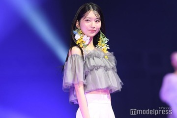 「テラハ」小室安未、ノースリーブコーデでディズニー満喫「透明感すごい」「可愛い」の声 画像