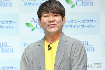 FUJIWARA藤本敏史、娘2人とディズニー満喫「小顔で美人さん」「手脚スラッとしてる」抜群スタイルにも注目集まる 画像