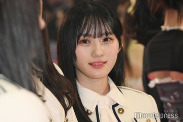 乃木坂46川崎桜、センター分けヘアで雰囲気一変 肩出し衣装ショット公開「大人っぽい」「ますます惚れる」 画像