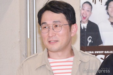 シソンヌじろう「友達」芸能人のグッズTシャツ着用で外出「レア物ですごい」「愛強すぎる」の声 画像