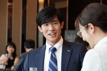 「愛の、がっこう。」初回 中島歩、色気溢れるベッドシーン 裏の顔に衝撃走る「あんぱんと真逆すぎる」「別人級」 画像