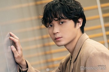 磯村勇斗、“再共演”稲垣吾郎の新たな一面に驚き「より好きになりました」ヒロイン堀田真由との印象深いシーンも明かす【「僕達はまだその星の校則を知らない」インタビュー】 画像