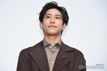 佐野岳、水着姿で肉体美披露「綺麗な腹筋」「リアルルフィ」の声 画像