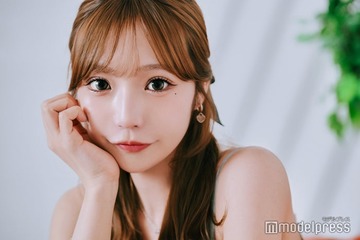 銀行員からキャバ嬢へ転身した白桃もも、TWICE愛と自己流あかぬけ術を語る 画像