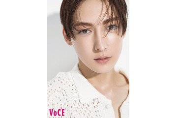 ROIROM浜川路己、至近距離で美貌際立つ「VOCE」初の単独表紙 画像