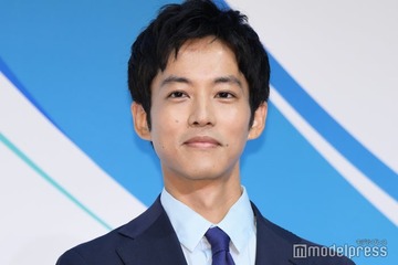 松坂桃李「子どももテンションが上がって」家族で訪れた思い出の1枚披露 画像