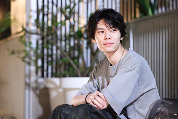 萩原利久、“陽キャ”動物看護師役の反響実感 深田恭子との関係は「少しずつ動き始める」【初恋DOGs】 画像