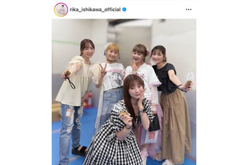 「みんな素敵」石川梨華、“愛ガキ”ライブのモー娘。OG集合写真にファンほっこり「いい表情」「可愛い」 画像