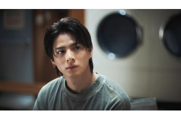 Number_i平野紫耀、新CMでピュアな眼差し 香りの魅力も明かす 画像