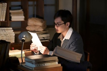 【あんぱん 第85話あらすじ】嵩、表紙の絵を描き始める のぶに近づく人影とは 画像