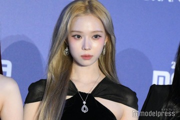 aespaウィンター、ほっそりウエスト輝くホワイトコーデ「スタイル良すぎ」「天使」の声 画像