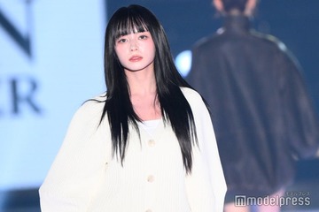 MADEINマシロ、純白衣装で圧巻オーラ 清純派コーデで魅了【関コレ2025A/W】 画像