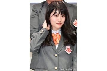 “可愛すぎる新喜劇女優”小寺真理、“太もも芸人”と美脚披露「迫力凄い」「危ない角度」の声 画像