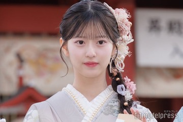 AKB48八木愛月、純白衣装から美脚スラリ「スタイル抜群」「天使のよう」の声 画像
