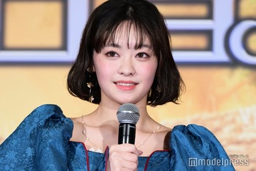 「御上先生」吉柳咲良、ロングストレートヘアに「別人みたい」「美髪」の声 画像