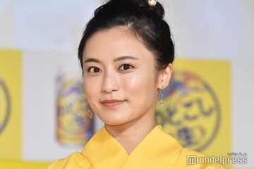 小島瑠璃子、新ヘアに絶賛の声「かなり思い切ったイメチェン」「ビジュ強い」 画像