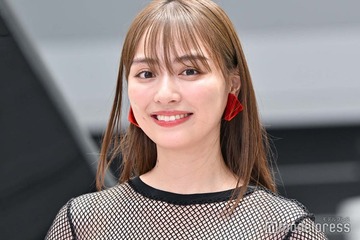 内田理央、ノースリワンピで色白美肌輝く「爽やかで素敵」「彼女感すごい」の声 画像