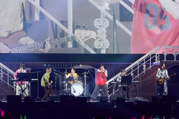 M!LK佐野勇斗、今回は“タトゥー”姿で上裸暴走「今年も偉い人に怒られたぞー！」超特急タクヤの一言が火種？【EBiDAN THE LIVE 2025】 画像