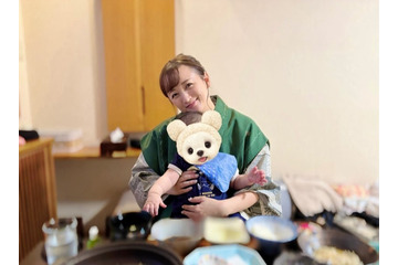 小松彩夏、生後6ヶ月の息子と初の“子連れ温泉旅行”へ！親子2SHOTに反響「かわいい」「幸せですね」 画像