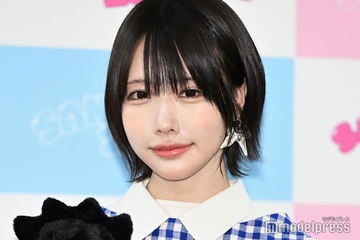 あの、膝上ミニスカで美脚際立つ「スタイル抜群」「何でも似合うのすごい」の声 画像