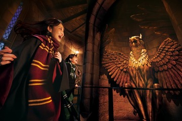 USJ、ハリポタエリアに「ホグワーツ・キャッスルウォーク」が復活！タイムターナーのスーベニアバケツも新登場 画像