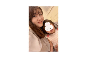 安めぐみ、“話す言葉が一気に増えた”1歳次女とパシャリ「パパ、ママ、ねぇね、じぃじに加えて…」 画像