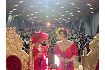 叶姉妹、女子大イベント初出演でファン殺到・数百人の“出待ち”も 神対応で魅了 画像