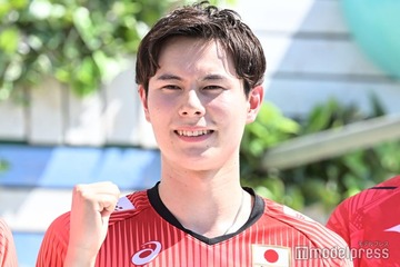 バレー男子日本代表・高橋藍選手、HANAの「Drop」ポーズ披露で兄・高橋塁選手がツッコミ「兄弟揃ってHONEYsで最高」「面白すぎる」の声 画像