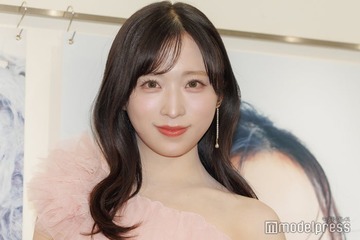 AKB48小栗有以、ほっそり二の腕際立つノースリーブワンピ姿「白黒どっちも可愛すぎる」「女神」と絶賛の声 画像