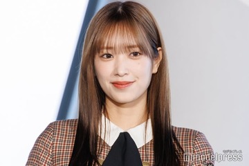 元日向坂46佐々木久美、キャミ姿のディズニー満喫コーデ披露「暑いし夜はびしょ濡れだし完全装備」 画像