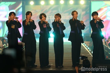 秋元康プロデュース・MATSURI、独自の世界観で迫力のパフォーマンス 力強い歌声響かせる【STARRZ TOKYO 2025】 画像