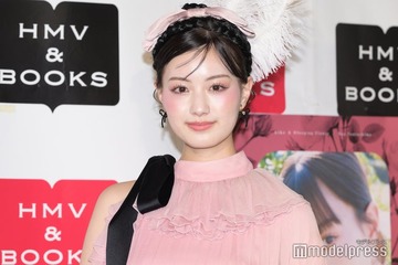 鶴嶋乃愛、美スタイル際立つ黒×ピンクコーデに絶賛の声「プリンセスみたい」「さすがの着こなし」 画像