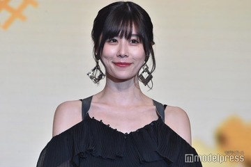 有村藍里、素肌輝くノースリーブ姿「色っぽい」「秋らしさも感じるコーデ」と反響 画像