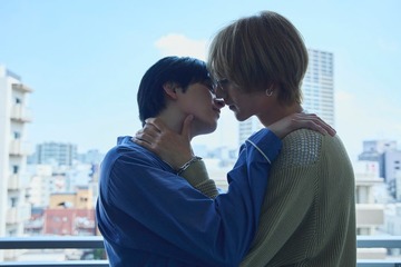【２５時、赤坂で Season２ 第1話】羽山（駒木根葵汰）＆白崎（新原泰佑）、逢瀬を重ねる甘い日々 恋人関係揺るがす事件発生 画像