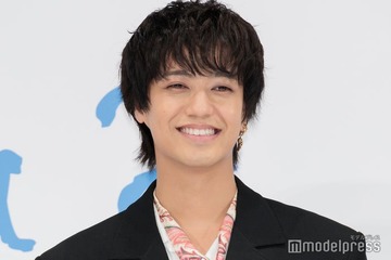 高橋海人、“キンプリファン”の共演者明かす 舞台裏での行動に笑顔「自分たちの曲を踊っていて」【君の顔では泣けない】 画像