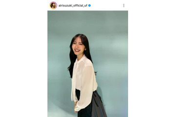 鈴木愛理、主演ドラマ『推し上司』ニコニコ笑顔のオフSHOTに「最高！」「かわいすぎる」の声 画像