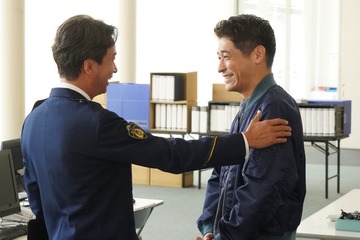 【新東京水上警察 第1話】碇拓真（佐藤隆太）ら、海へ出動 “変色した指”のようなもの見つかる 画像