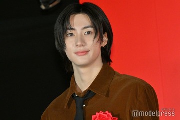 RIIZEアントン、プールで逞しい肉体美披露「筋肉すごい」「もはや芸術作品」と反響 画像