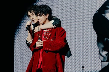 【「グラスハート」TENBLANKファンミ】佐藤健・町田啓太・志尊淳、歌いながらキス・バックハグ…胸キュンシーン実演 画像