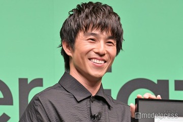 中尾明慶「豪華すぎる」「秘密基地みたい」と話題のガレージ公開 “45年前製造”愛車も披露 画像
