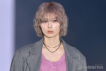 櫻坂46藤吉夏鈴、ラベンダーアッシュヘア姿でオーラたっぷり【ガルアワ2025AW】 画像