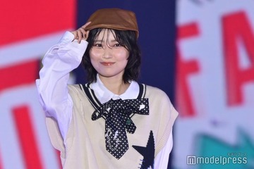 櫻坂46的野美青、ランウェイデビューで笑顔弾ける 美脚際立つ秋コーデ【ガルアワ2025AW】 画像