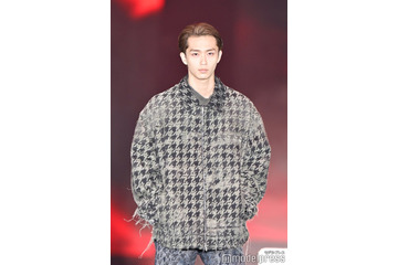 野村康太、オールバックで大人の色気 笑顔封印で雰囲気ガラリ【ガルアワ2025AW】 画像